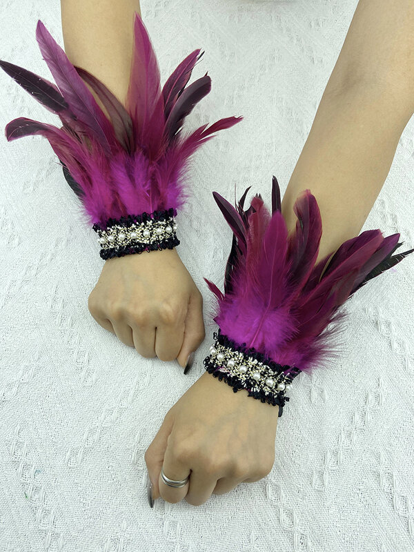 Naturalne pióro na rękę mankiety elegancki futerkowy rękaw Arm akcesoria Gothic Halloween Cosplay z piór rękawice perła bransoleta mankiet 2 sztuk