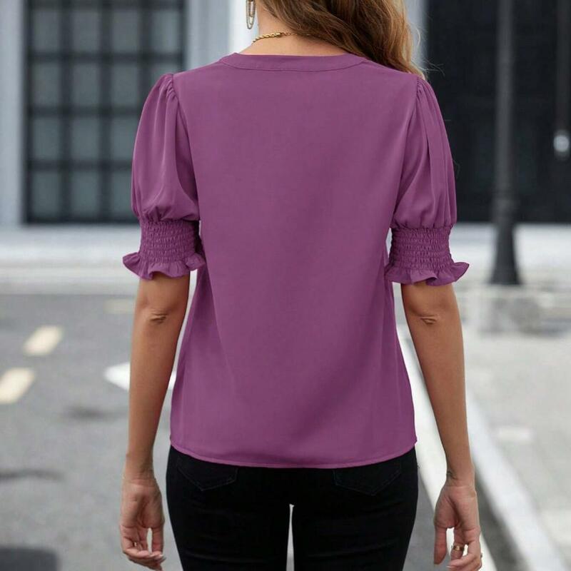 Blusa de manga folhada com decote em v feminina, camisa slim fit, top monocromático, streetwear casual, verão, elegante