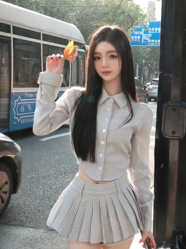 Retro College pasiasta koszula plisowana spódnica dwuczęściowa damska klapa jednorzędowa delikatna moda koreański, Slim wiosenny szykowny garnitur