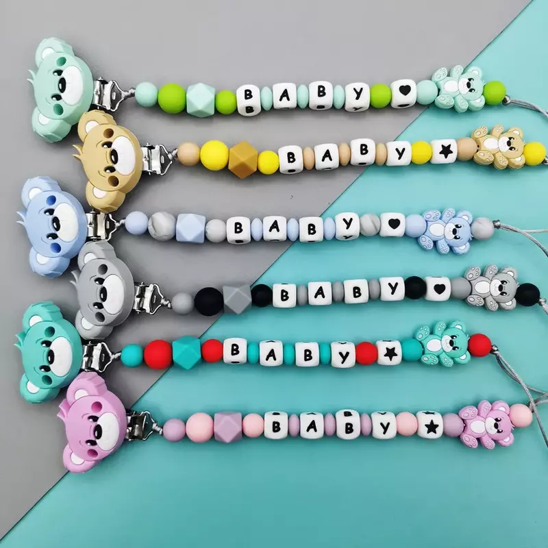 Benutzer definierte englische russische Silikon Buchstaben Name Baby Bär Silikon Perlen Anhänger Schnuller Clips Ketten Beißring Baby Kawaii Spielzeug Geschenke