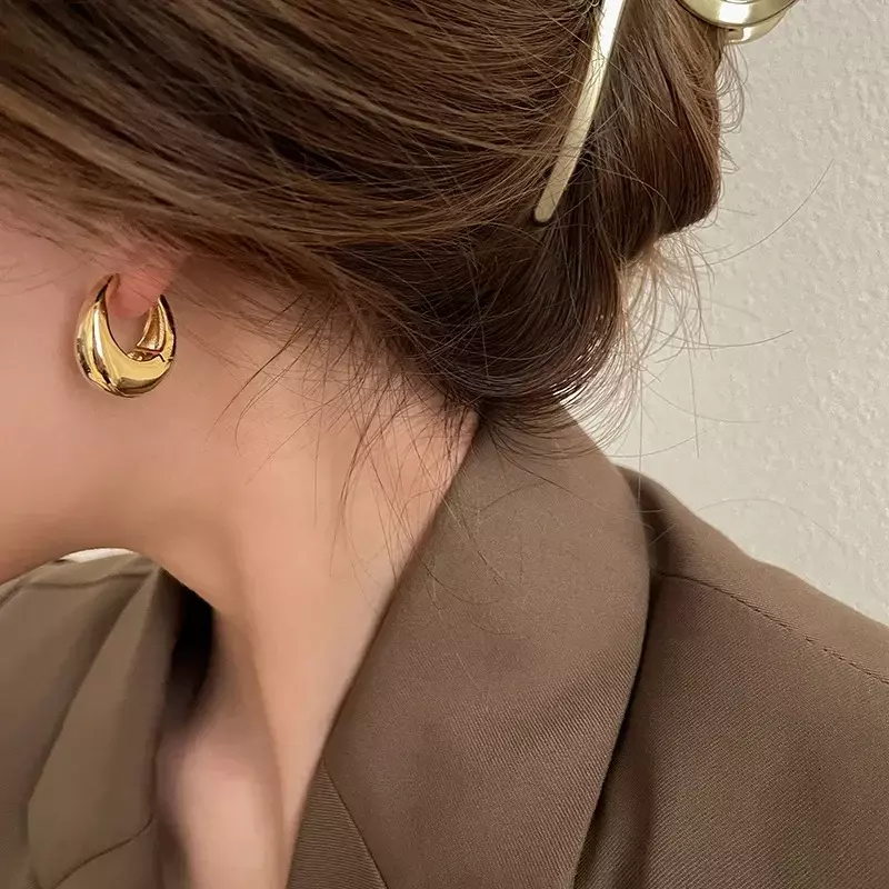 Anting-anting Hoop lebar sederhana warna emas perak untuk wanita perhiasan batu tindik uniseks Eropa gesper telinga