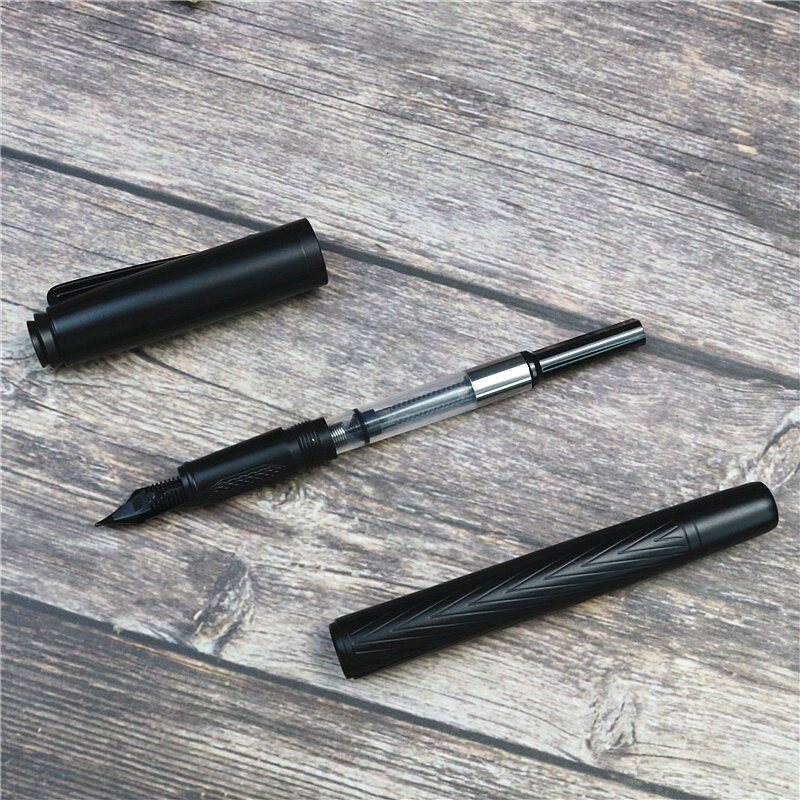 Pluma estilográfica samurái negra de alta calidad, excelente punta de titanio, suministros escolares de oficina, bolígrafos de tinta de escritura fluida
