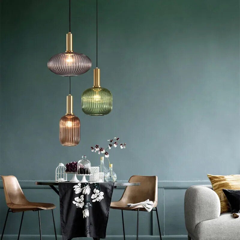 レトロな色のガラスの吊り下げ式LEDランプ,クリエイティブなリビングルームの照明,ベッドサイドテーブル,レストランに最適,e27