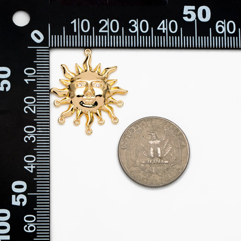 4 buah CZ Pave jimat wajah matahari dengan 8 loop, 18K kuningan berlapis emas, liontin konektor untuk membuat perhiasan persediaan Diy (GB-3782)