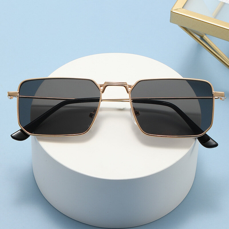 Gafas de sol rectangulares de alta calidad para hombre y mujer, lentes con montura de Metal, cuadradas, de marca Vintage