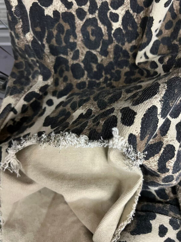 Twotwinstyle leopardo das mulheres rasgado jeans calças perna larga cintura alta botão patchwork solto denim moda nova