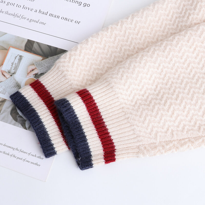 Plus rozmiar sweter kobiet 2023 wiosna styl Preppy projekt niedźwiedź haft Jumper V-Neck z długim rękawem sweter na drutach krzywa ubrania