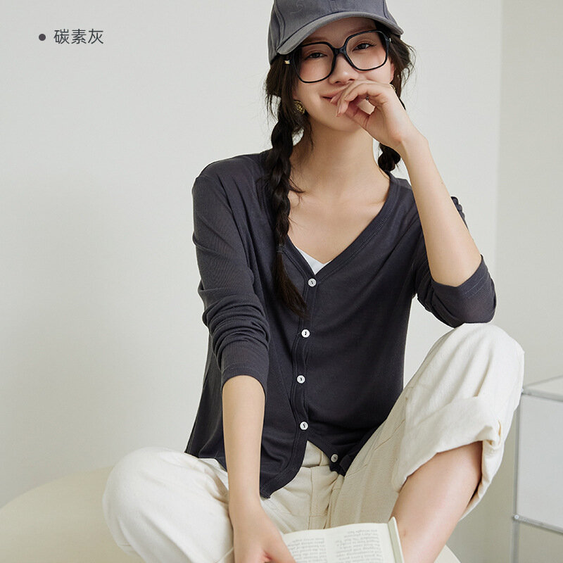 Kemeja Dalaman wanita, kemeja sutra lengan panjang leher-v versi Korea warna solid musim panas AC