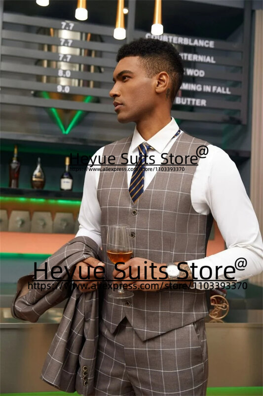 Handsome Plaid Wedding Suits For Men Slim Fit Peak Lapel Groom Formal Tuxedos 3PCS Sets Business Male Blazers trajes para hombre