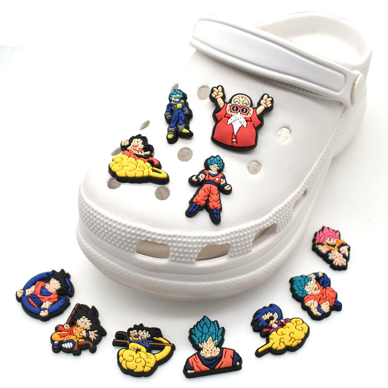Dragon Ball PVC Son Goku Super Fighter zapatilla accesorios jardín zapatos juguetes adorno hebillas para niños regalo