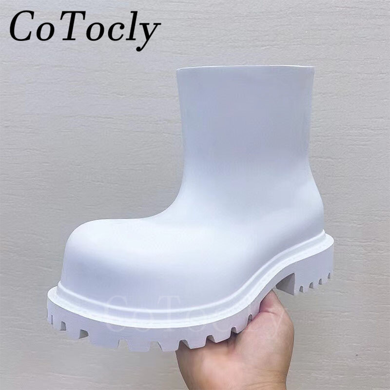 Candy Color Rain Boots Women Round Toe Flat Short Boots Rubber Waterproof Rain Boots Thick Sole Runway Rain Shoes Woman