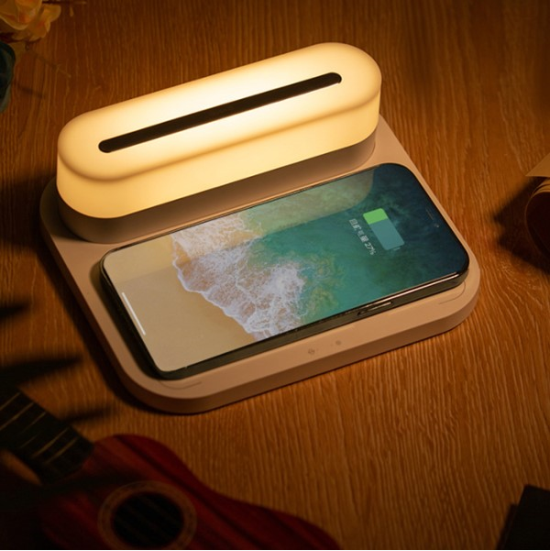 Lámpara de mesita de noche creativa 3 en 1, carga inalámbrica, pantalla LCD, reloj despertador, cargador de teléfono inalámbrico para Iphone, lámpara de reloj despertador inteligente