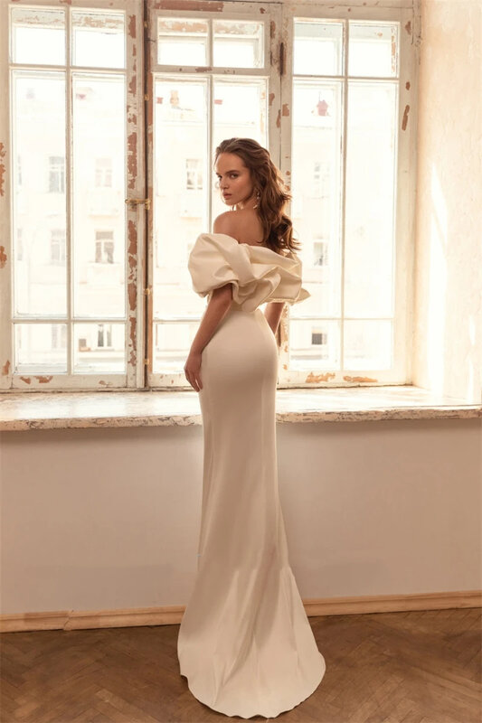 Eleganckie satynowe damskie suknie ślubne z dekoltem bez rękawów suknie ślubne o długości podłogi proste Vestido De Novia