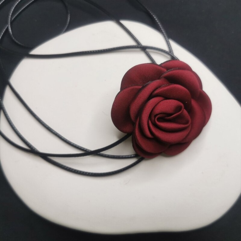 Vòng cổ choker cổ áo màu đỏ đen Camellia Vòng cổ choker dành cho nữ