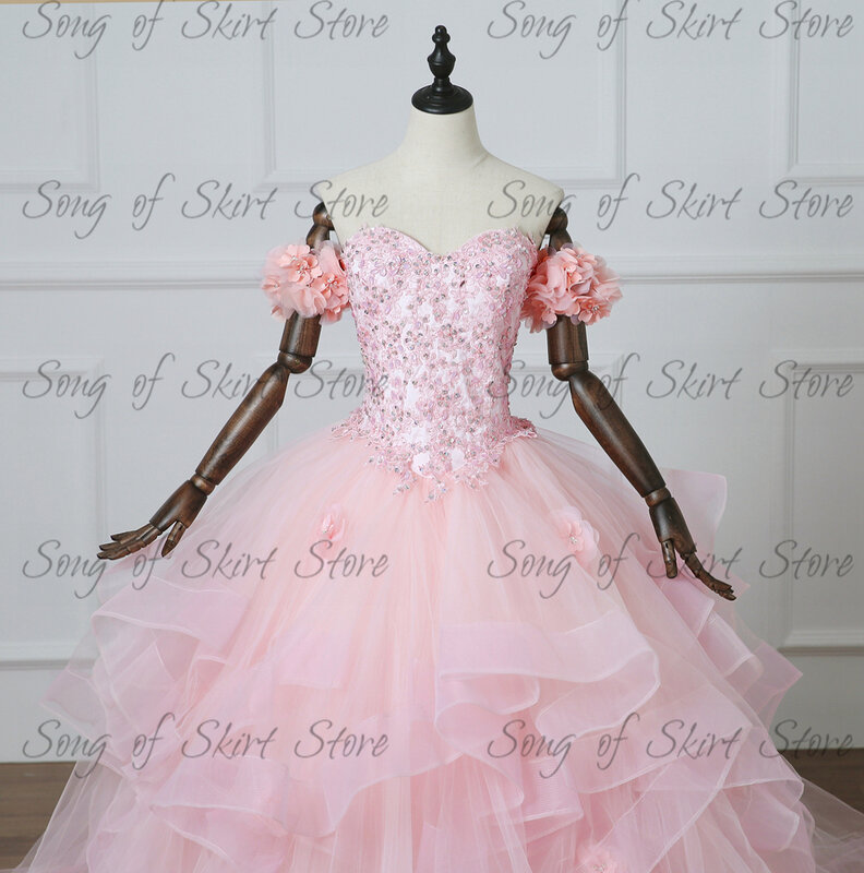 Mooie Prinses Roze A-lijn Quinceanera Jurk Tiered Ruches Sweetheart Lange Prom Gown Glittery Lovertjes Sweep Train Party Dress