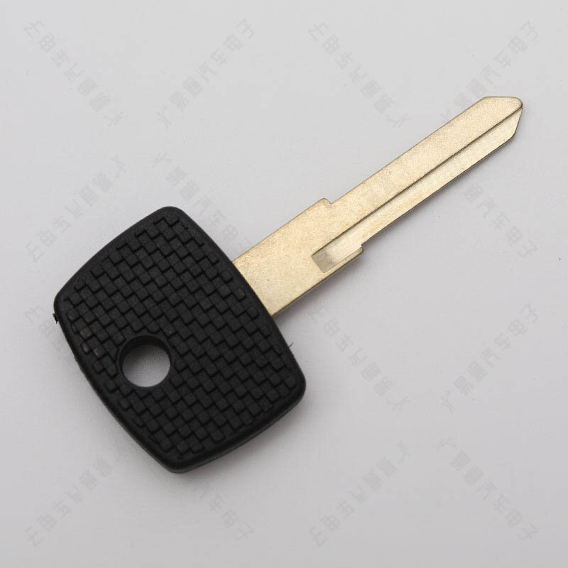 Cocok untuk Mercedes Benz truck sub-key shell butik mobil charter spare key embrio chip key shell model lama