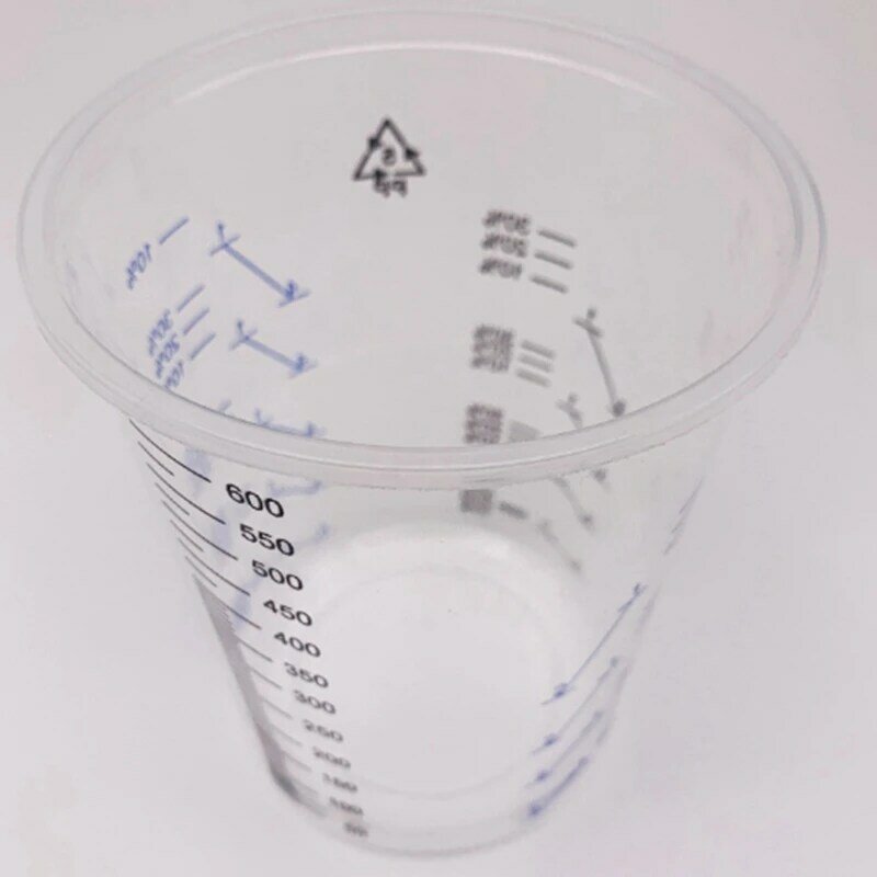 Copos de mistura de tinta plástica, Recipiente para mistura precisa de tinta e líquido, Cor aleatória, 600ml, 50
