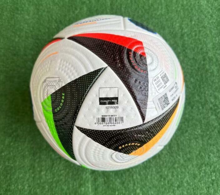 2024 palloni da calcio professionali di alta qualità taglia 5 pallone da calcio in PU pallone da calcio da allenamento senza cuciture per adulti Sport all'aria aperta