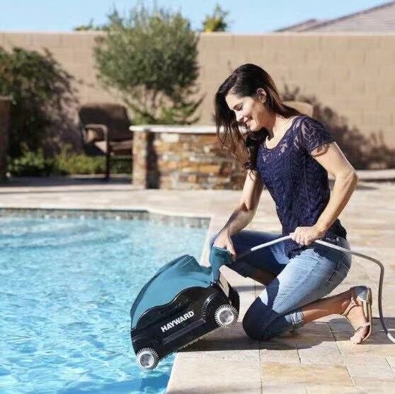 Alat kolam ว่ายน้ำหุ่นยนต์เครื่องปีนกำแพงสำหรับสระว่ายน้ำ