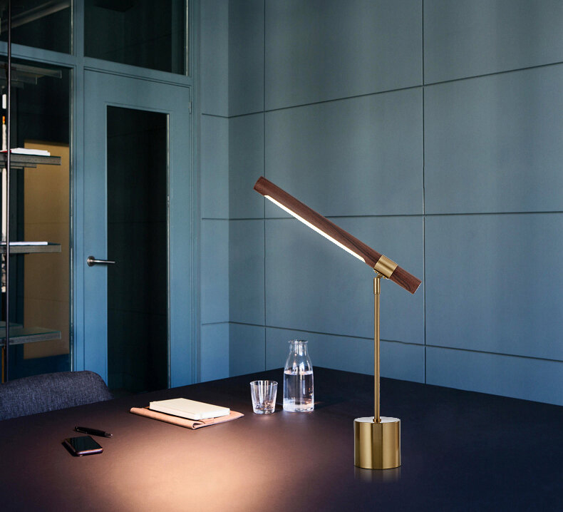 Lámpara de mesa de metal y madera de lujo, diseño moderno, hotel, restaurante