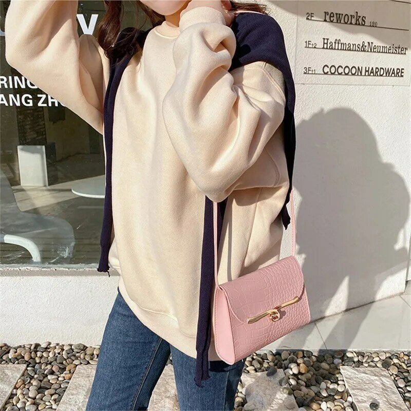 Women's Shoulder Bag New Korean Fashion Small Square Messenger Bag Handbag Candy Color Lock Buckle Versatile Shoulder Bag