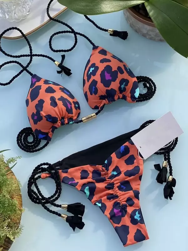 Bikini con estampado para mujer, traje de baño triangular con realce, conjunto de microtanga, ropa de playa con cuello Halter, 2024
