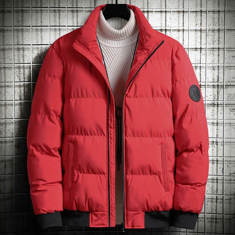 Зимняя мужская стеганая куртка-пуховик с воротником-стойкой и карманами