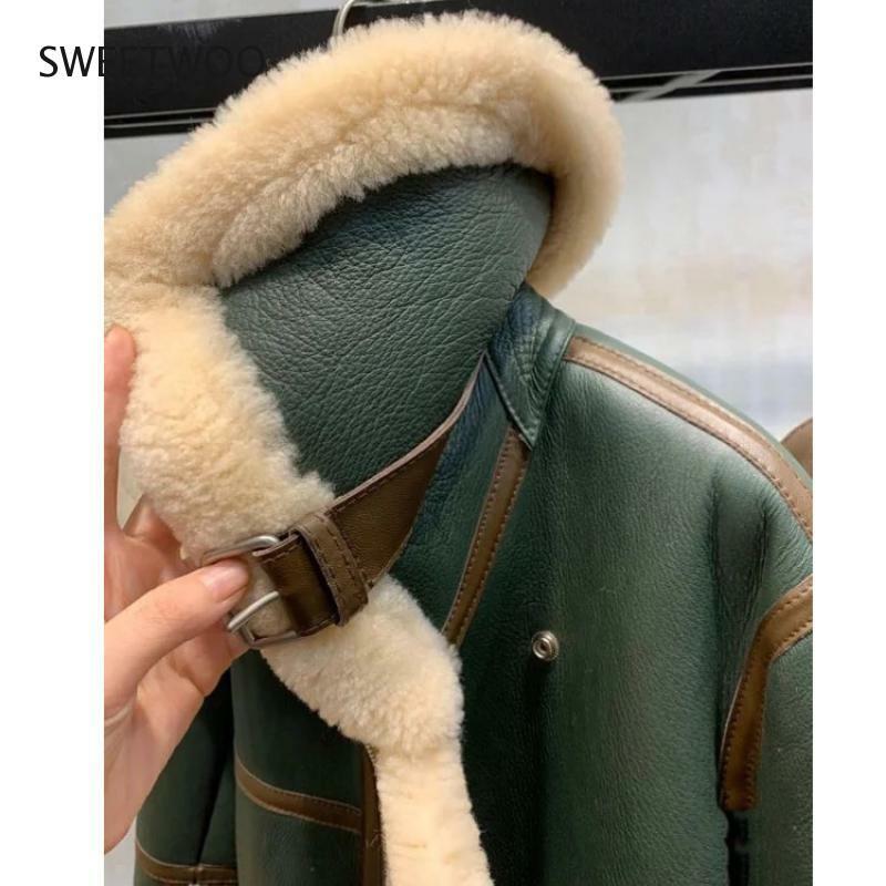 Nova roupa de inverno verde costura grande lapela roupas da motocicleta das mulheres engrossado curto pele de uma peça do falso ovelhas sheared 2022