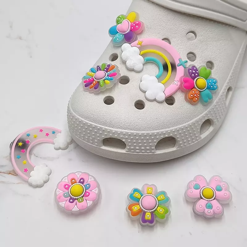 1 szt. Półprzezroczyste kompozycja z kwiatów tęczowe buty PVC Charms akcesoria do butów górne szpilki klamry ozdoby prezenty dla dzieci