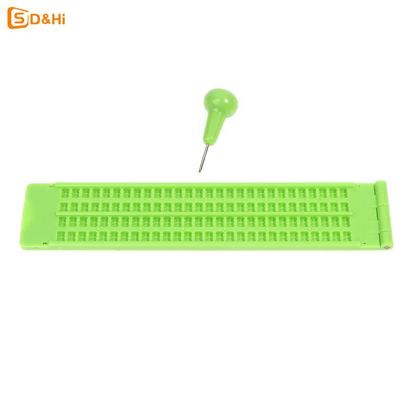 Pizarra de escritura Braille de plástico portátil, práctica, cuidado de la visión con lápiz óptico, herramienta verde de aprendizaje escolar, accesorio