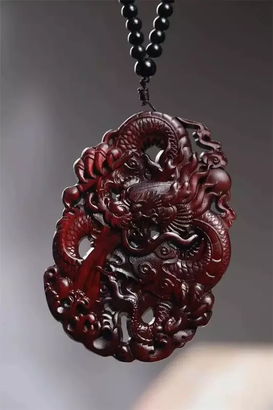Colgante de dragón chino tallado de doble cara de palisandro fino, pieza de mano de la marca Lucky Dragon, regalo colgante de año de vida para hombres