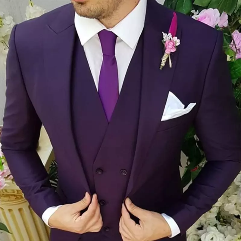 ชุดสูทมีปกสีม่วงสำหรับผู้ชายชุดทักซิโด้สำหรับงานแต่งงานเจ้าบ่าวชุดทักซิโด้ Terno masculino 3ชิ้นแจ็คเก็ตลำลอง + กางเกง + เสื้อกั๊ก