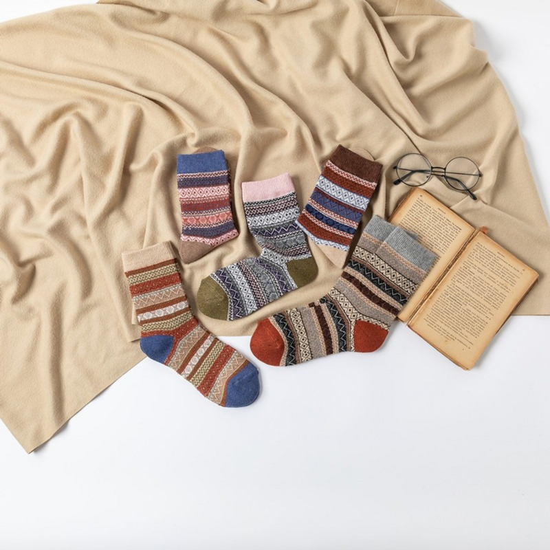 Новинка 2022, зимние носки кофейного цвета в полоску из кроличьей шерсти для женщин, милые модные утолщенные теплые женские носки в этническом стиле