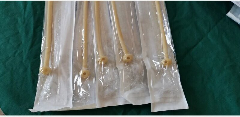 Cabeza de flor de ciruelo estéril desechable, tubo de drenaje urinario, hongos, seta, Catéter urinario de látex de 4 agujeros, 24 piezas