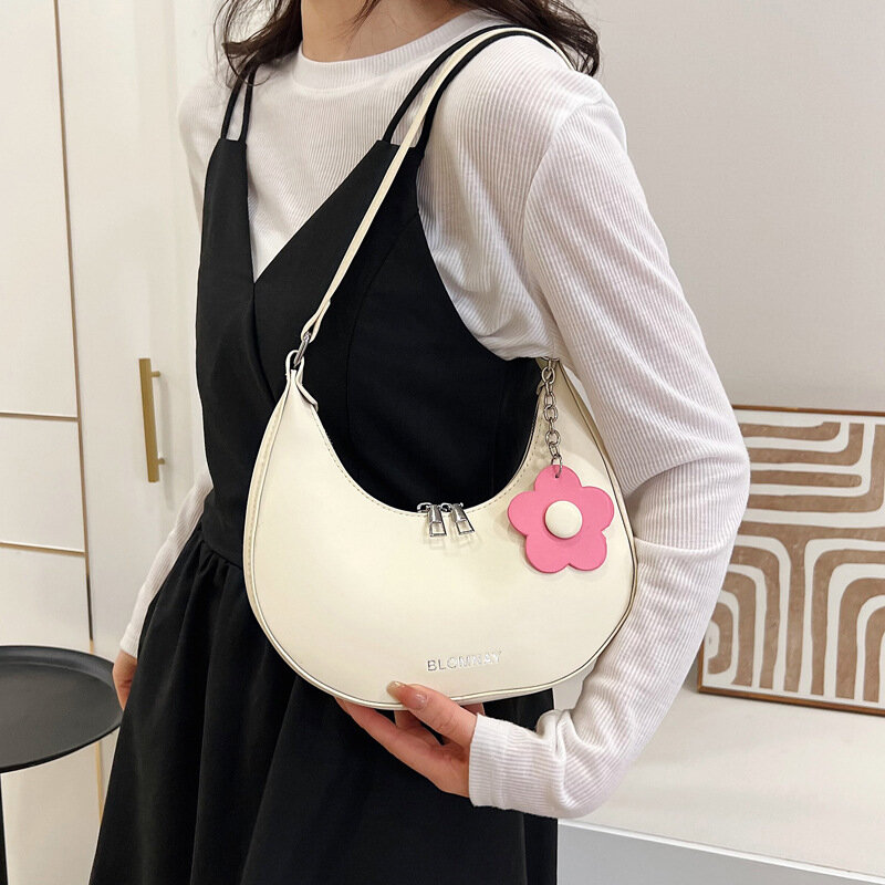 Fashion Shoulder Bag for Women Leather Half Moon Underarm Bag 2023 Luxury Designer Handbag Flower Pendant Casual Crossbody Purse