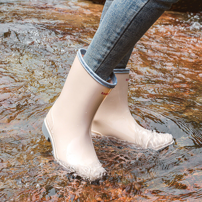 Meados de bezerro botas de chuva feminina plataforma sapato de borracha moda ao ar livre deslizamento em sapatos de chuva botas para mulher à prova dwaterproof água trabalho botines mujer