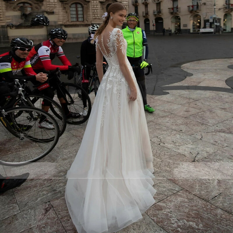 Женское свадебное платье с длинным рукавом, круглым вырезом и кружевной аппликацией