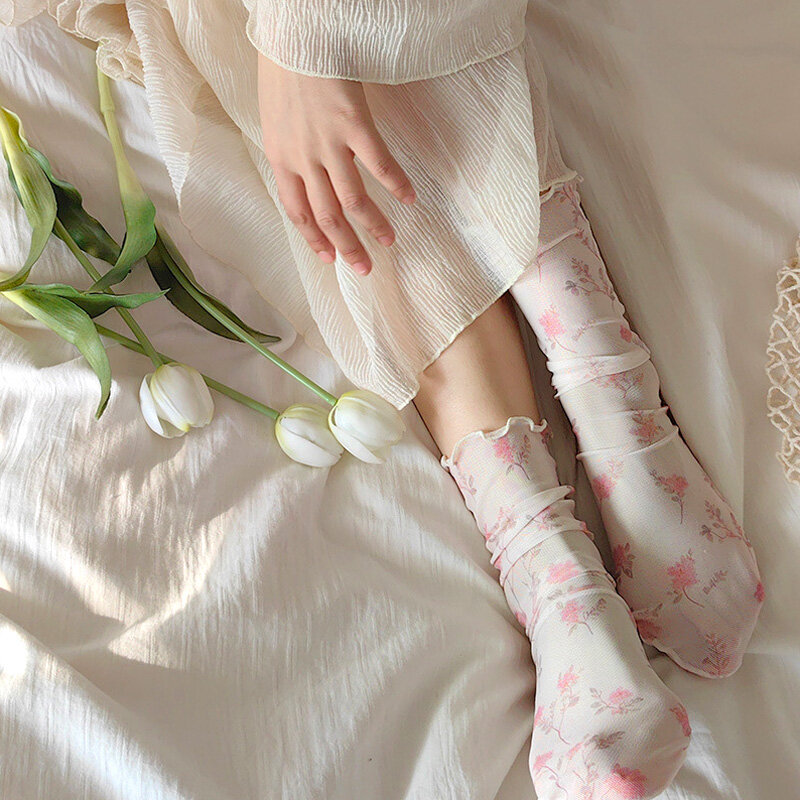 1 pasang kaus kaki Ultra tipis bernapas musim panas manis Fashion wanita kaus kaki jaring setengah tabung motif bunga longgar Ruffle kaus kaki pendek