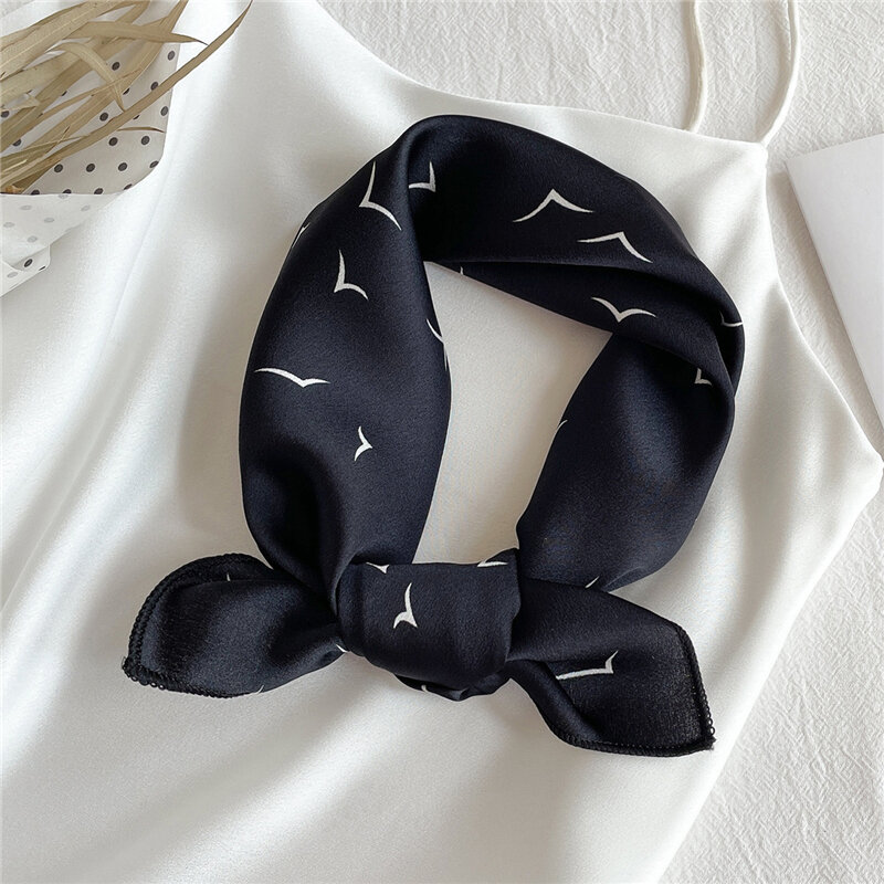Bufanda cuadrada de seda pequeña para mujer, pañuelo con estampado de moda, para oficina, cuello, Foulard, banda para el pelo, de diseñador, 2022