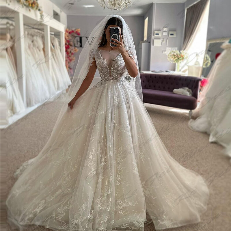 Schöne hübsche Brautkleider sexy Meerjungfrau Rundhals ausschnitt Kurzarm Mode exquisite Spitze Applikation Brautkleider nach Maß