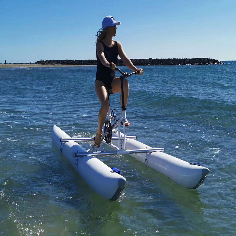 Hochwertiges aufblasbares Ride-Ons-Wasser fahrrad Tragbares Wasser fahrrad mit Pedal