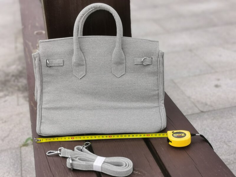 กระเป๋าผ้าใบปักลายที่มีชื่อเสียงของกระเป๋าของผู้หญิงแฟชั่น INS กระเป๋าถือกระเป๋าสะพายเฉียงกระเป๋าสะพายไหล่ผู้หญิงทำด้วยมือ