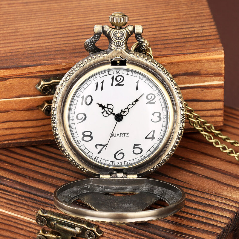 Retro Bronze Eiffel Tower Necklace Pocket Watch Souvenir Gift Unisex Quartz Pendant Pocket Clock Arabic Numerals Dial