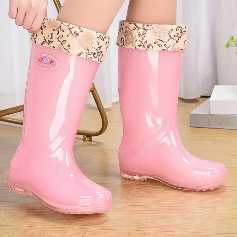 Quatro estações femininas alta superior sapatos de chuva anti-skid moda e à prova dfashionable água botas de chuva inverno de pelúcia quente sapatos de chuva de algodão