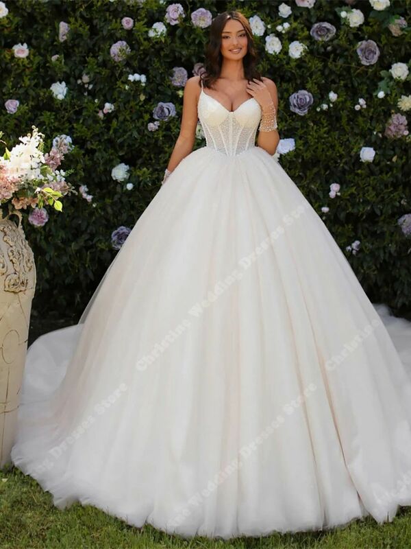 Minimalistyczny styl puszyste damskie suknie ślubne z dekoltem w serek koronkowe suknie ślubne najnowsze Sexy bez rękawów wykonane na zamówienie Lady Vestido De Noiva
