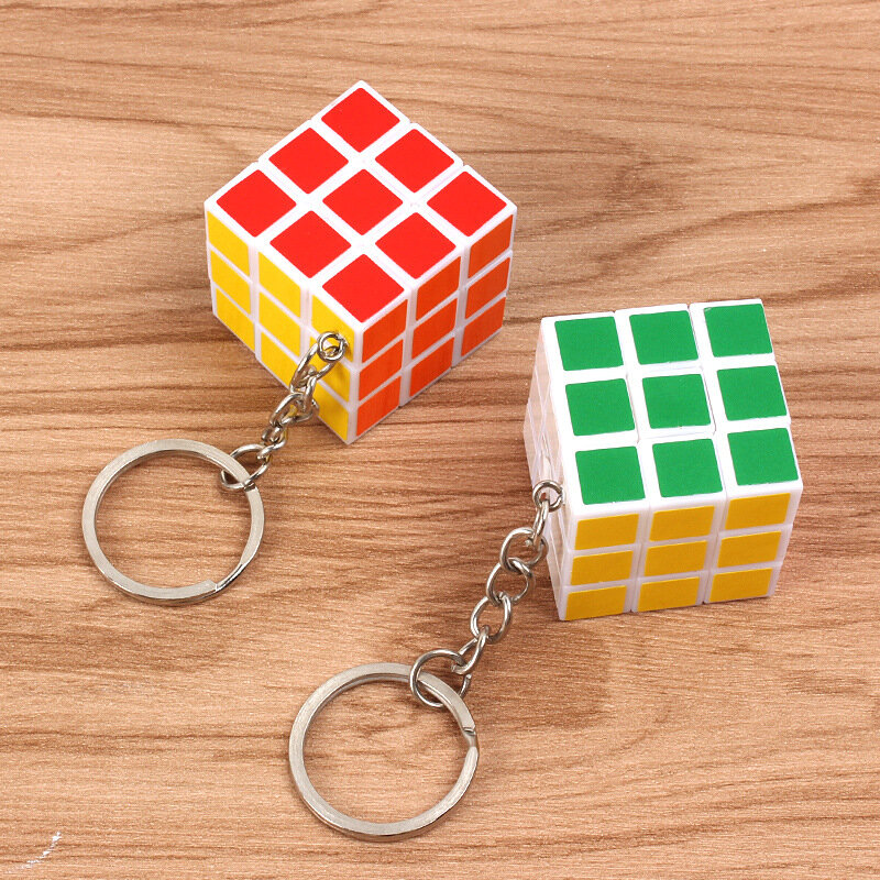 1PCS Magic Cubes Keychain 3x3x3 3CM Magic Cubes Pendant Twist Puzzle Toys For Children Gift Magic Cube