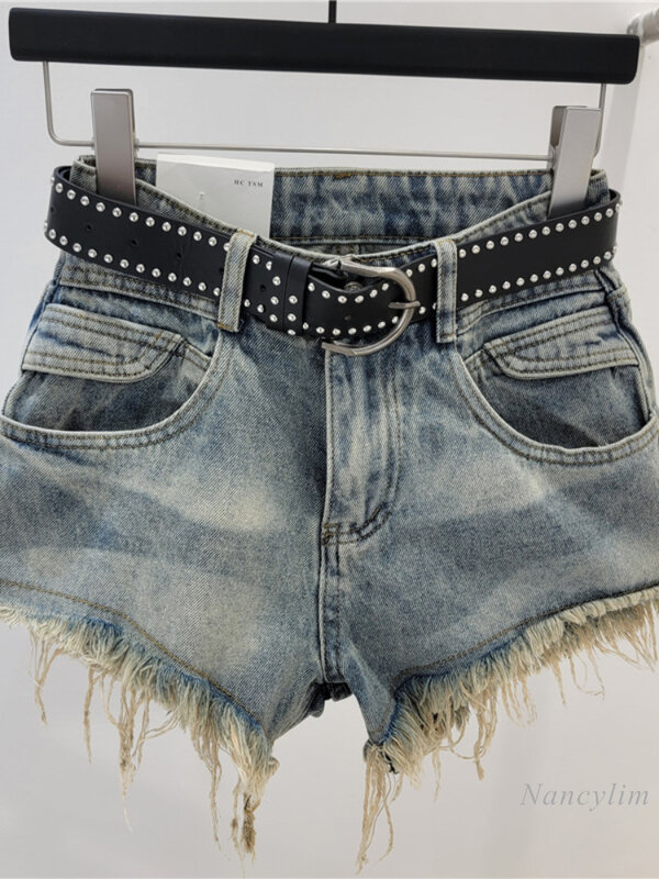 Street Hot Girl Design Sense pantaloncini di jeans con bordo grezzo per le donne 2024 estate nuovi pantaloni caldi A gamba larga dimagranti A vita alta