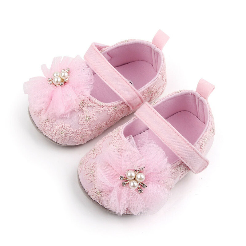 Детские туфли принцессы с жемчужинами и цветами на мягкой подошве