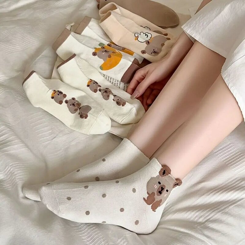 女性のための日本のミッドチューブソックス、柔らかい綿のカパテラの靴下、かわいい漫画、カジュアル