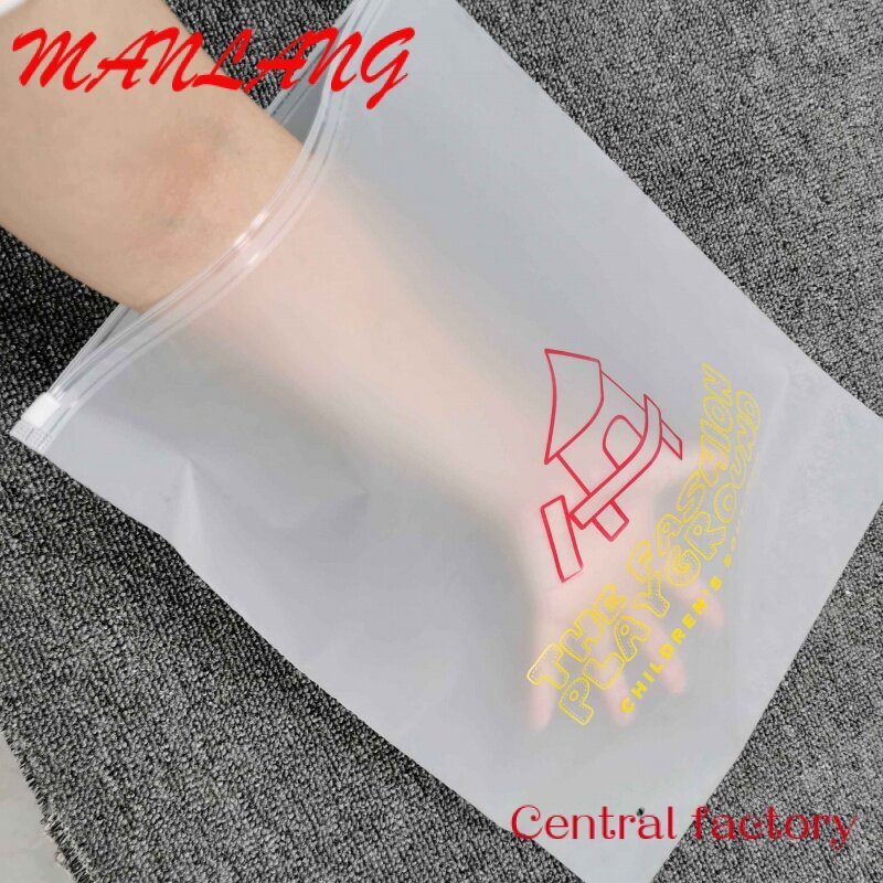 Sacchetto di imballaggio della maglietta trasparente richiudibile stampato personalizzato sacchetto con chiusura a Zip sacchetti di plastica con cerniera smerigliata per abbigliamento